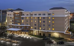 Courtyard By Marriott Newark Elizabeth